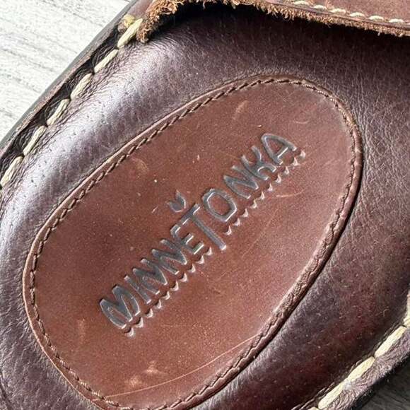 Minnetonka 6363 Brown Leather Fisherman Buckle Sandals